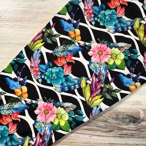 Linked Floral Capri Leggings with Pockets OSC Multicolor Feathers Tropical